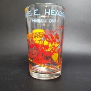 WILE E HEADS FOR A BIG FINISH!! 8 oz Glass 1974 Warner Bros Roadrunner + Coyote